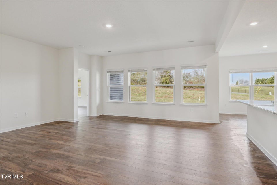 Photo #6: 535 Fieldcrest Road 