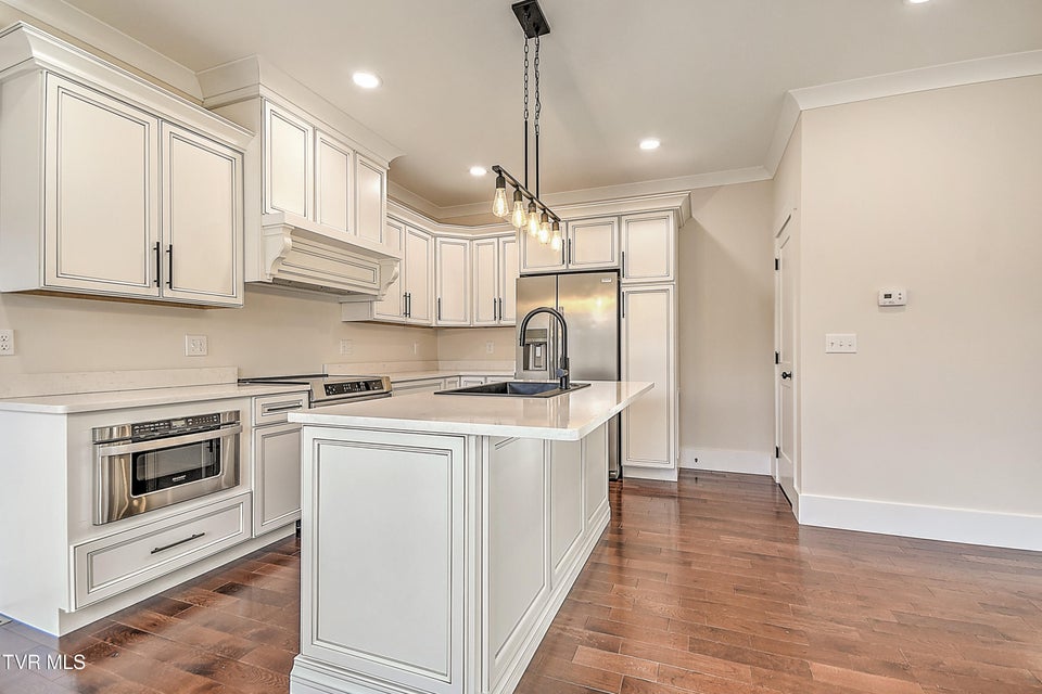 Photo #15: 2009 Idle Hour Road