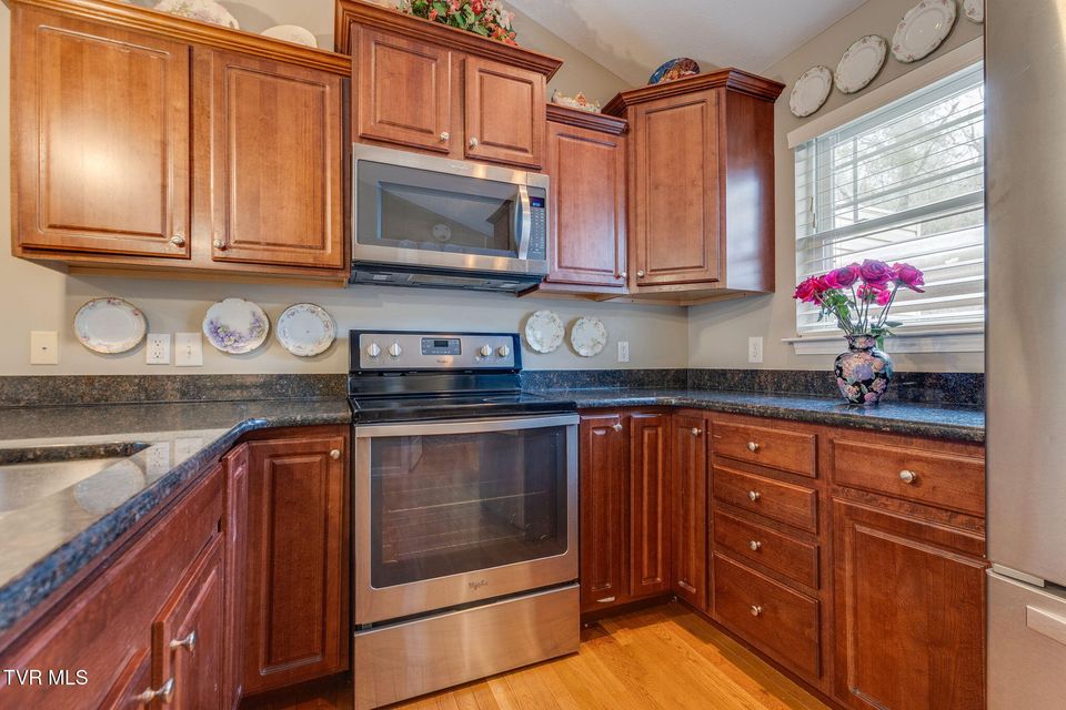 Photo #15: 527 Redstone Drive