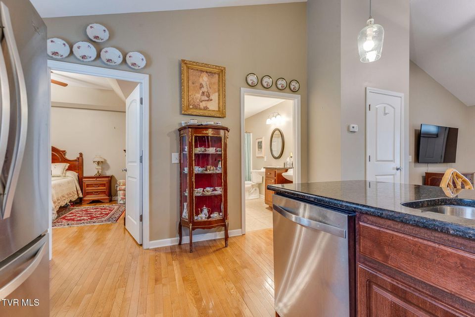 Photo #16: 527 Redstone Drive