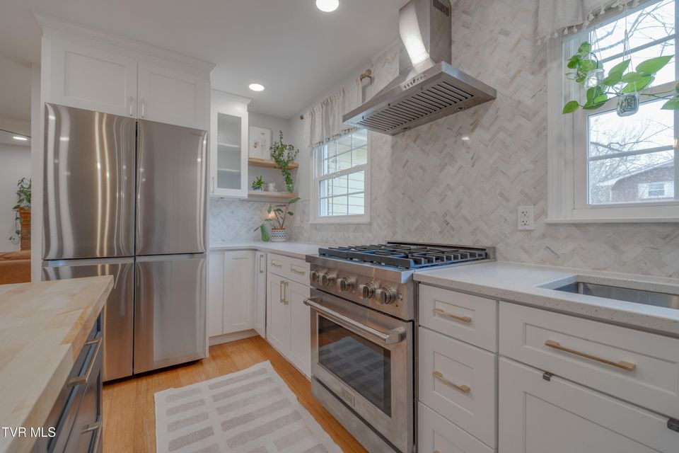 Photo #17: 2405 Rambling Road