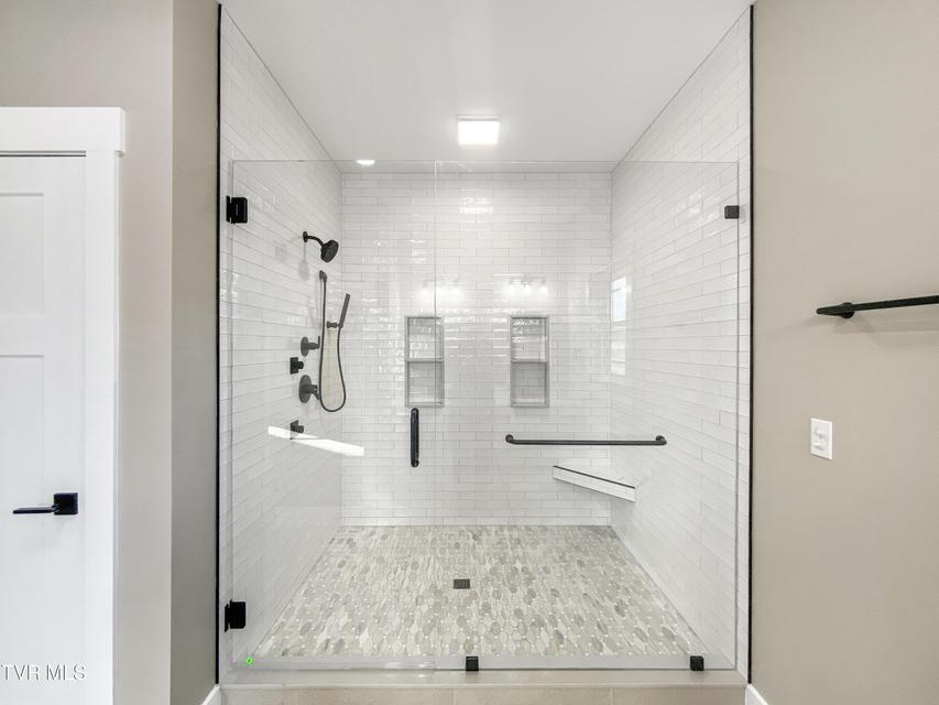 Photo #12: 120 Green Lawn Avenue