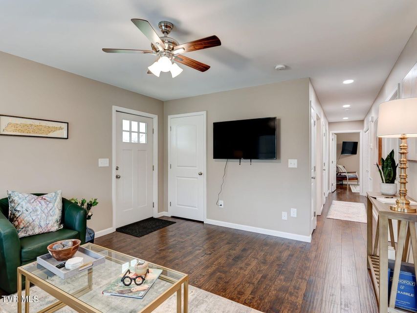 Photo #5: 3001 Mayfield Drive