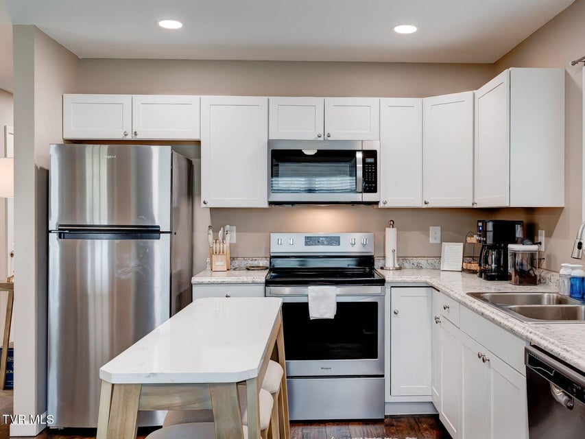 Photo #10: 3001 Mayfield Drive