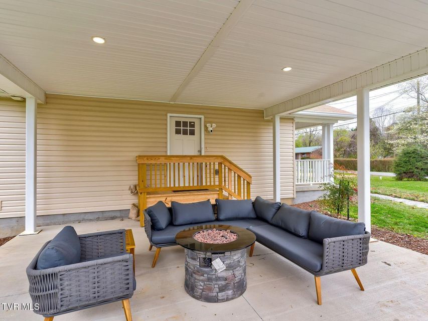 Photo #21: 3001 Mayfield Drive