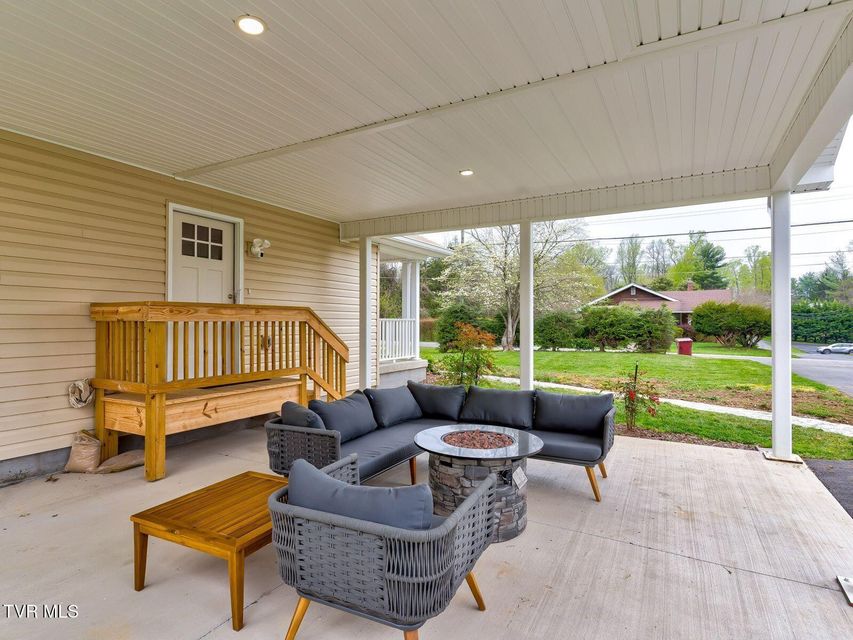 Photo #22: 3001 Mayfield Drive