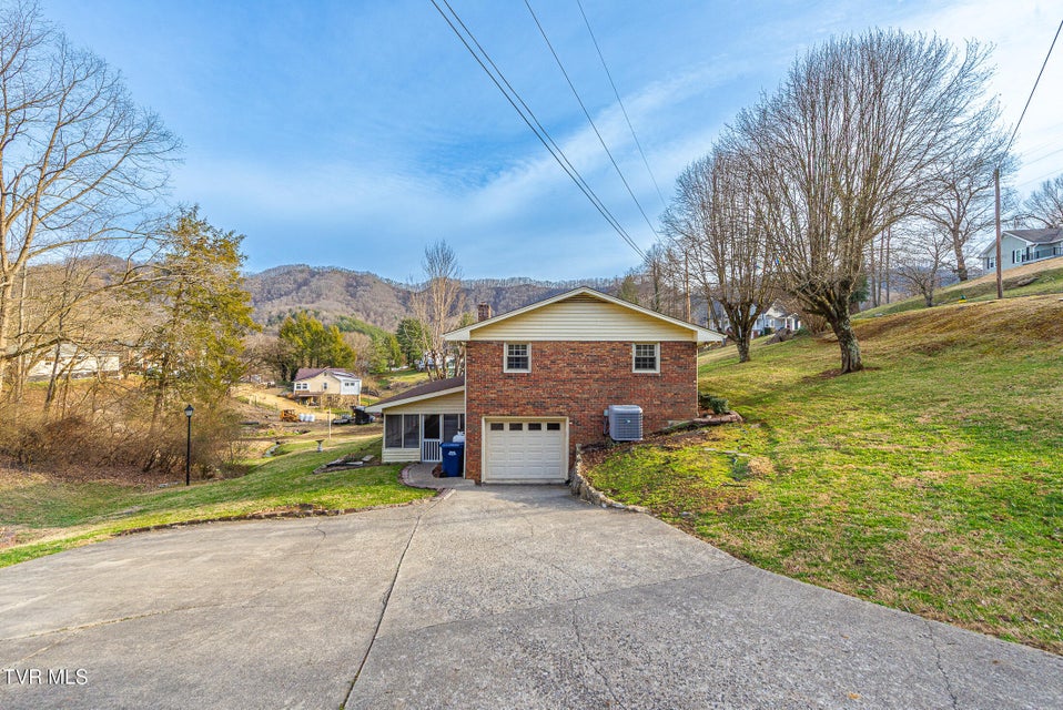 Photo #33: 394 Elm Street