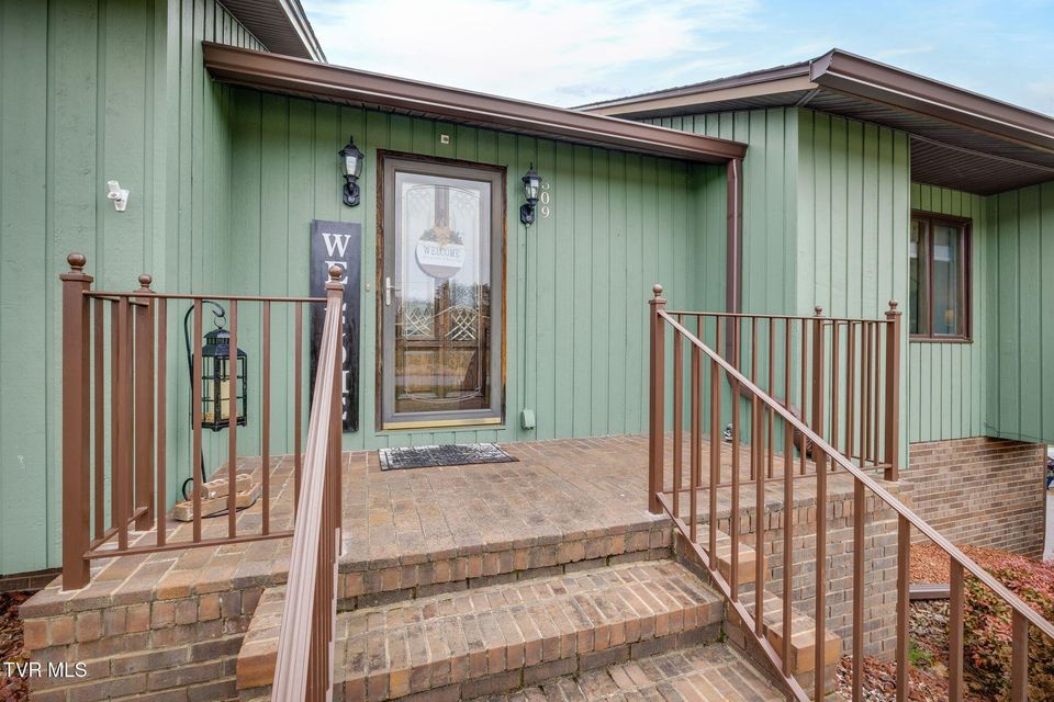 Photo #3: 309 Armstrong Drive