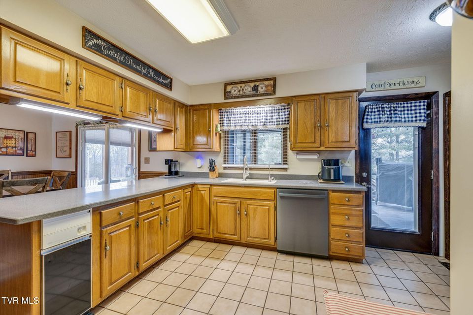 Photo #14: 309 Armstrong Drive