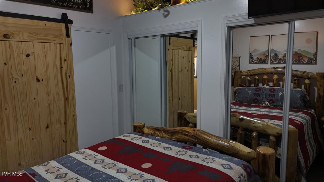 Photo #29: 1081 Cove Road