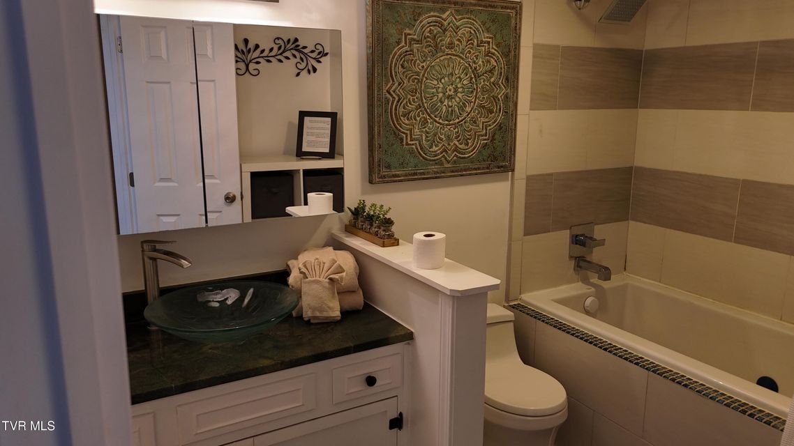 Photo #31: 1081 Cove Road