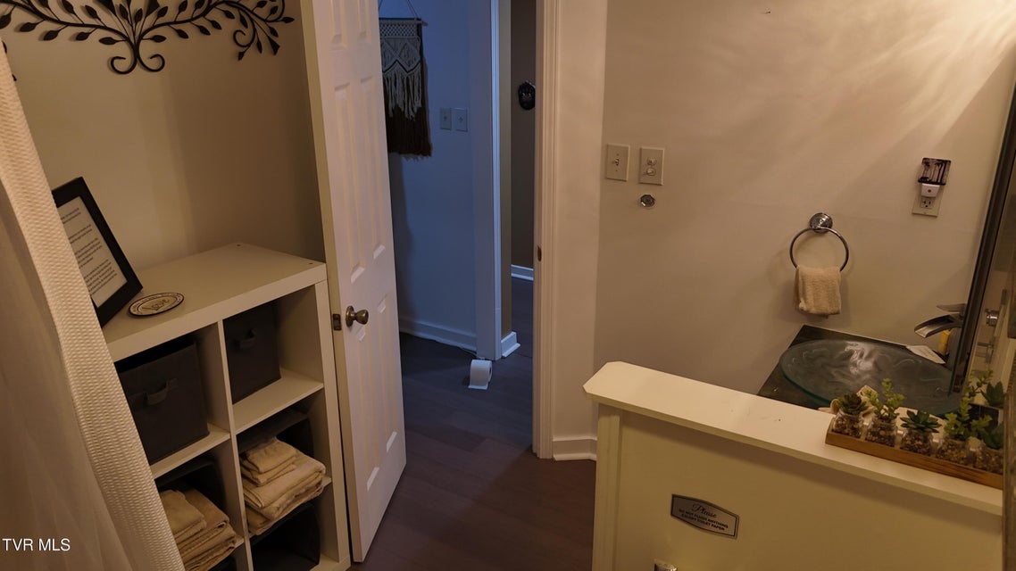 Photo #34: 1081 Cove Road