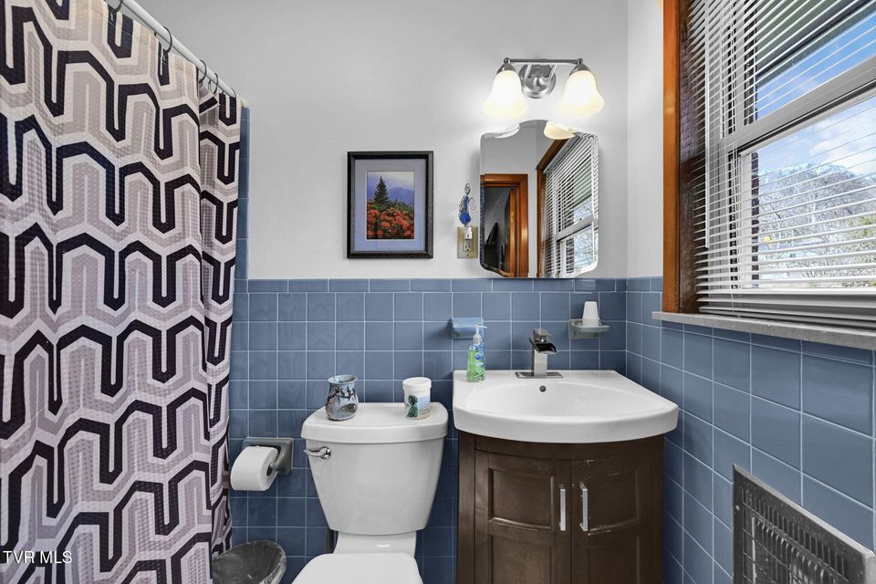 Photo #19: 3402 Amoyee Drive