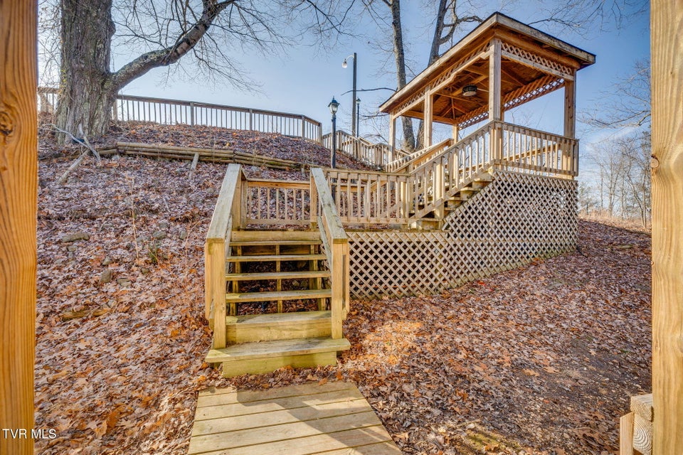 Photo #2: 120 Ray Circle