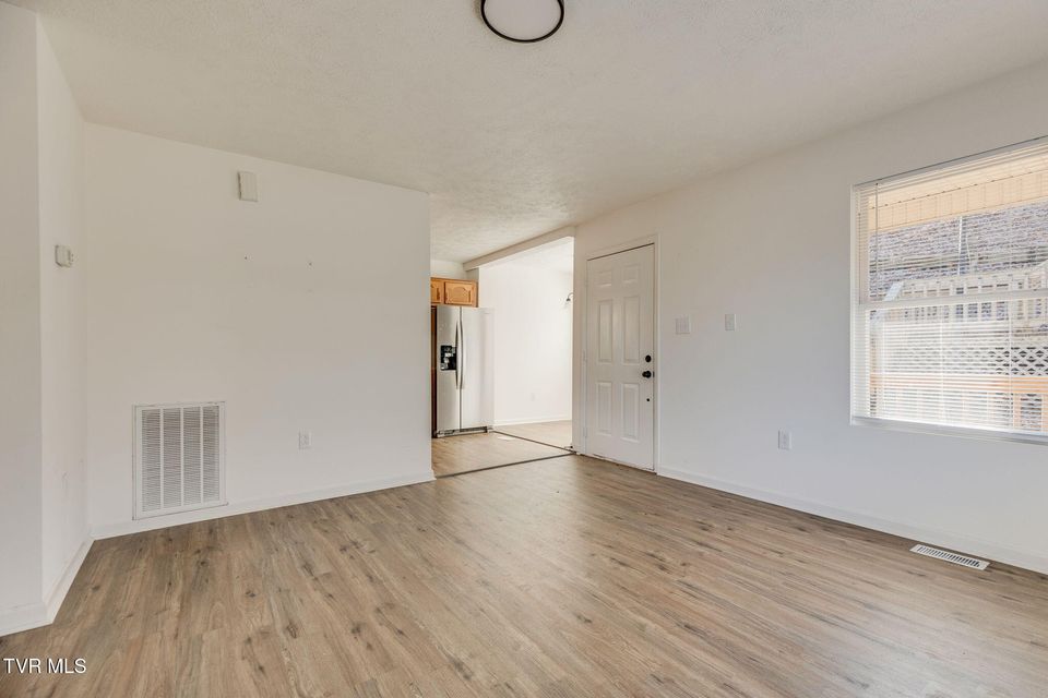 Photo #6: 120 Ray Circle