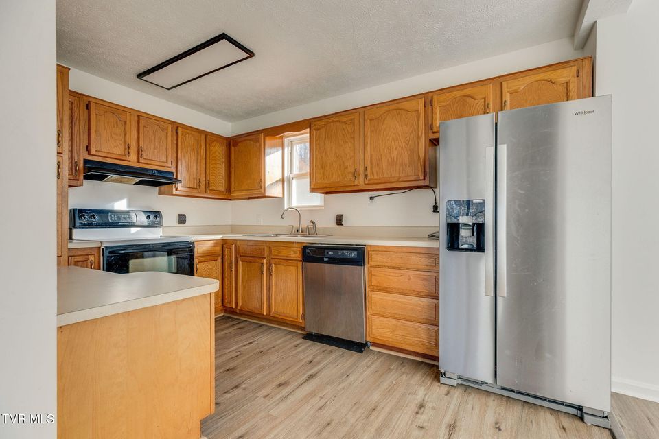 Photo #7: 120 Ray Circle