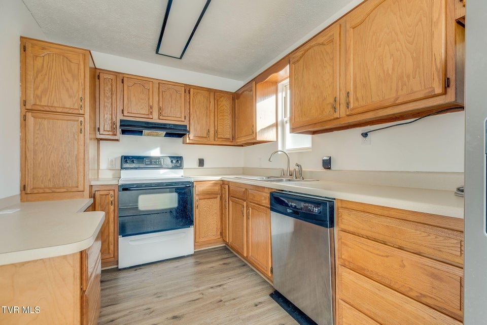 Photo #8: 120 Ray Circle