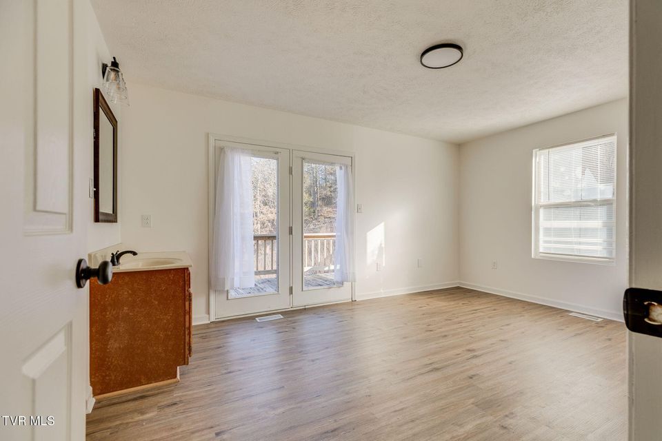 Photo #12: 120 Ray Circle