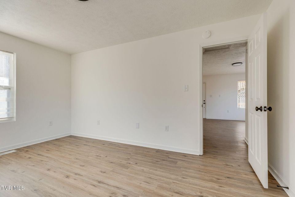 Photo #13: 120 Ray Circle