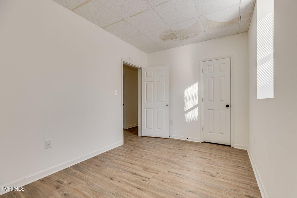 Photo #24: 120 Ray Circle