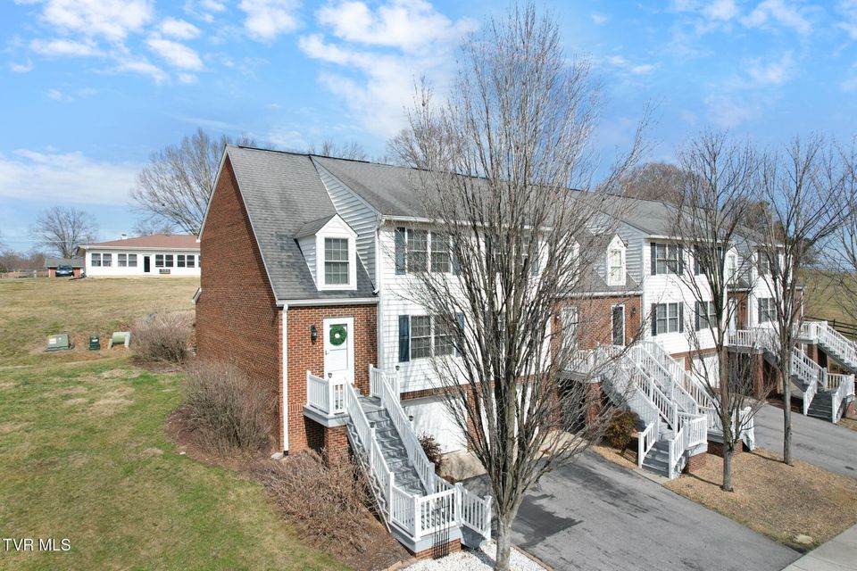 Photo #2: 127 Smartview Lane