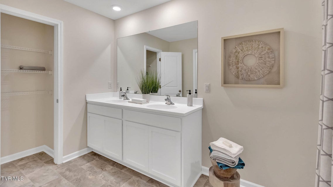 Photo #13: 2101 Fox Meadows Circle 