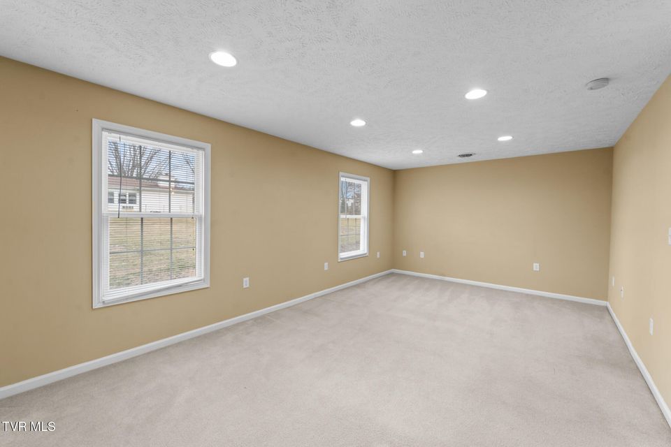 Photo #27: 127 Smartview Lane