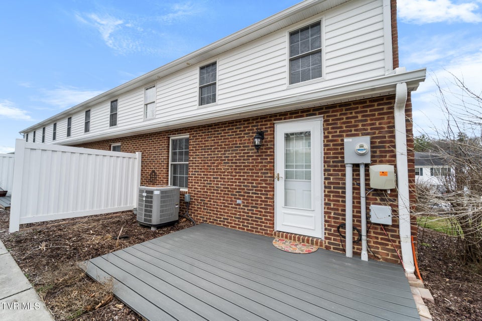 Photo #32: 127 Smartview Lane