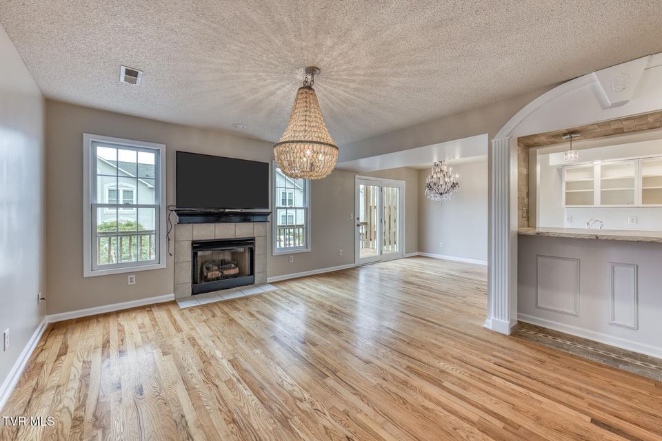 Photo #7: 166 Bentley Parc 