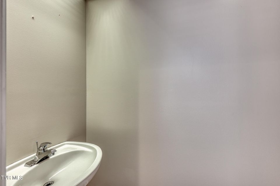 Photo #18: 166 Bentley Parc 