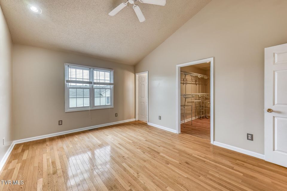 Photo #20: 166 Bentley Parc 