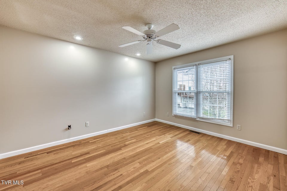 Photo #23: 166 Bentley Parc 