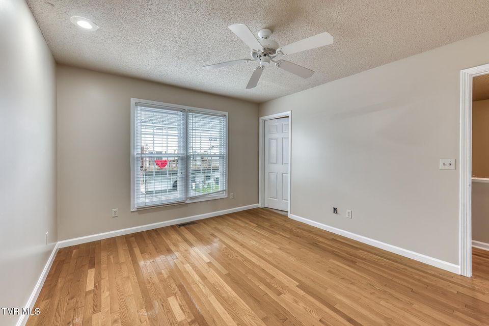 Photo #24: 166 Bentley Parc 