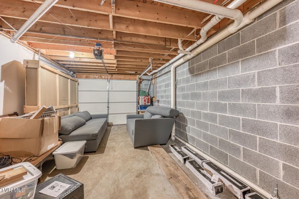 Photo #31: 166 Bentley Parc 