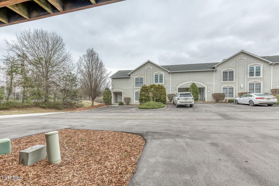 Photo #32: 166 Bentley Parc 