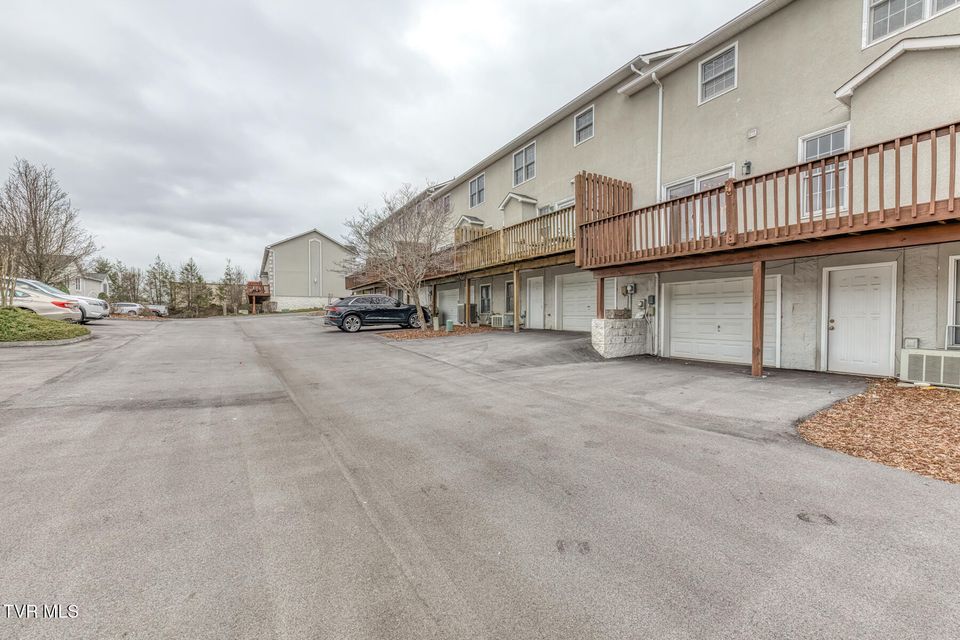 Photo #35: 166 Bentley Parc 