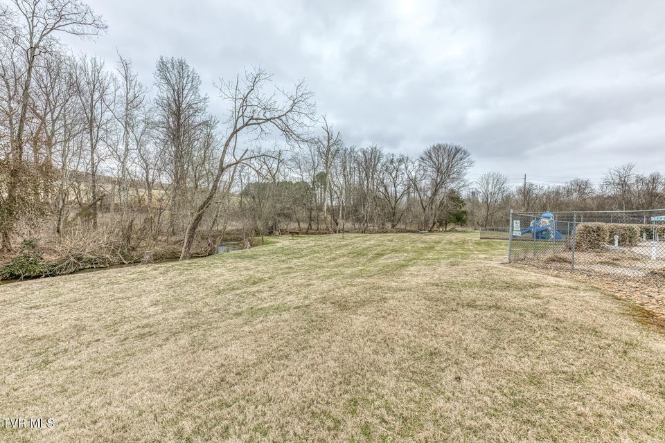 Photo #37: 166 Bentley Parc 