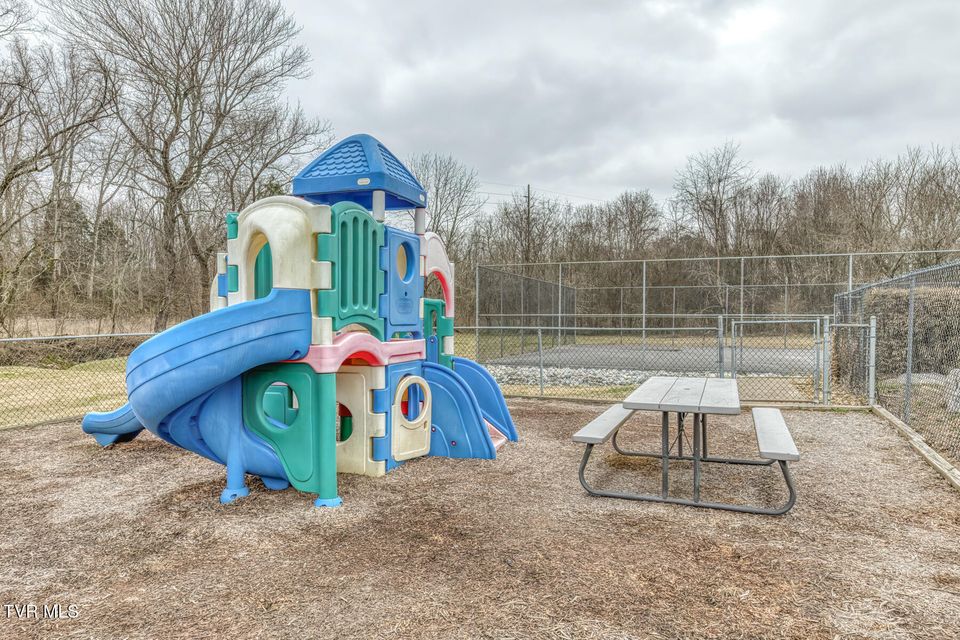 Photo #39: 166 Bentley Parc 