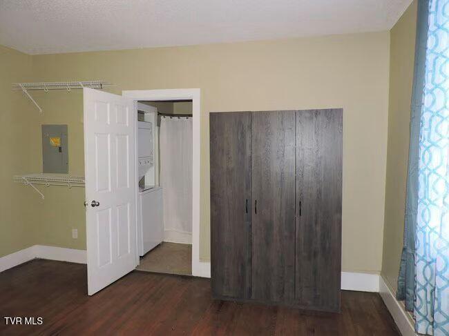 Photo #9: 305 Montgomery Street