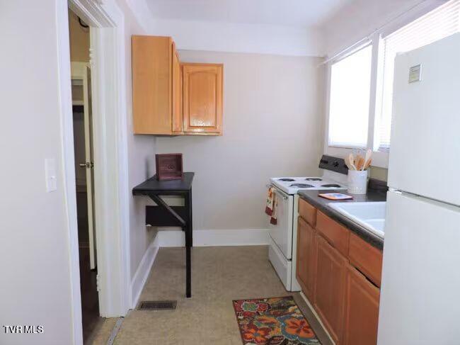 Photo #10: 305 Montgomery Street