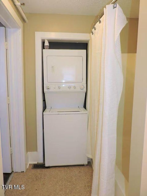 Photo #12: 305 Montgomery Street