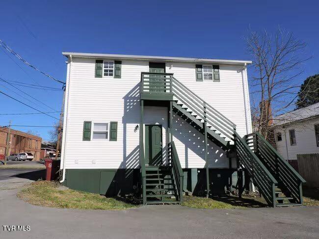 Photo #5: 305 Montgomery Street