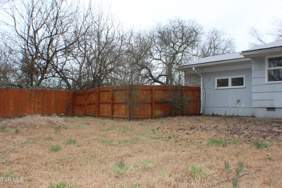 Photo #26: 30 Brown Avenue