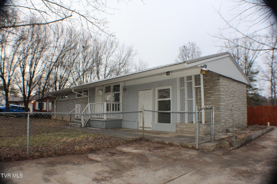 Photo #4: 30 Brown Avenue