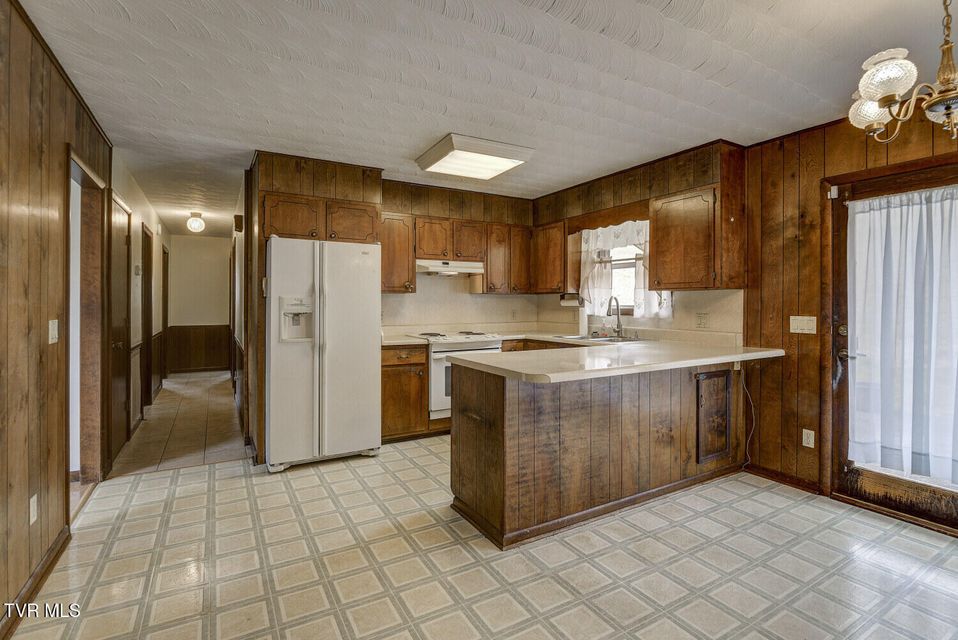 Photo #27: 1215 Old Boones Creek Road