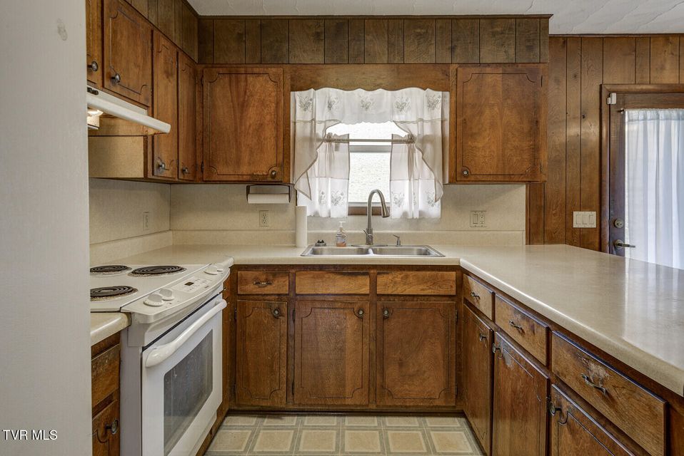 Photo #28: 1215 Old Boones Creek Road