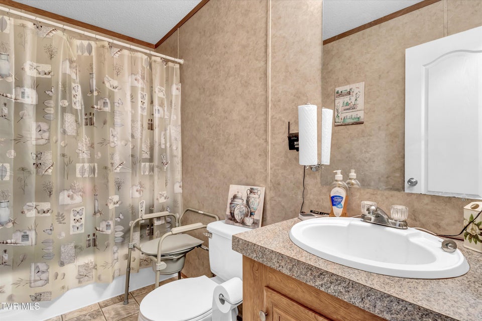 Photo #40: 6235 Tazewell Highway