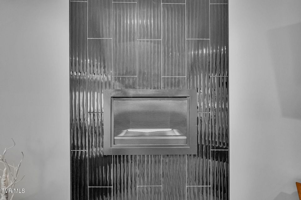 Photo #33: 826 Mosby Street