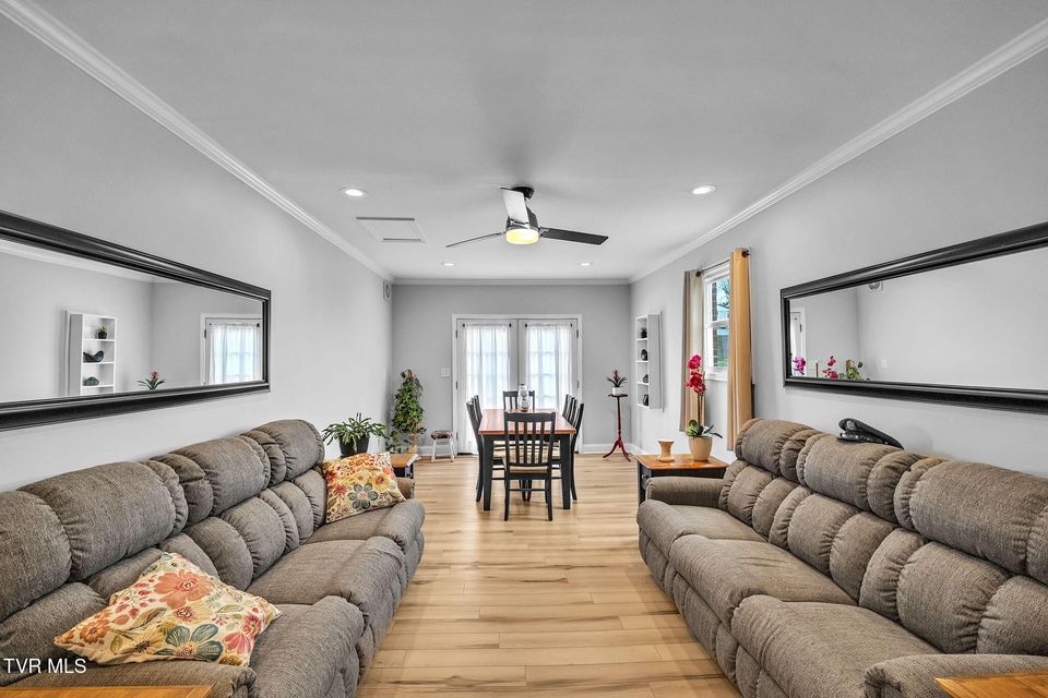 Photo #30: 826 Mosby Street