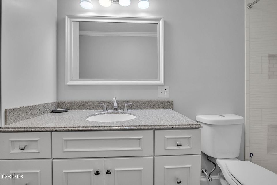 Photo #28: 826 Mosby Street